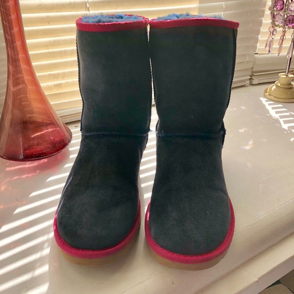 Sold - Picture 3 of 5